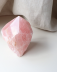 Rose Quartz Point (1kg, Semi-Polished)