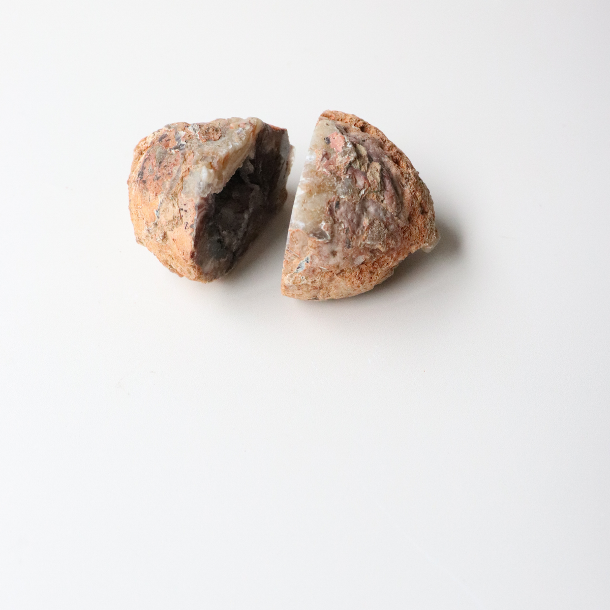 Agate Geode 170g - Balance &amp; Stability