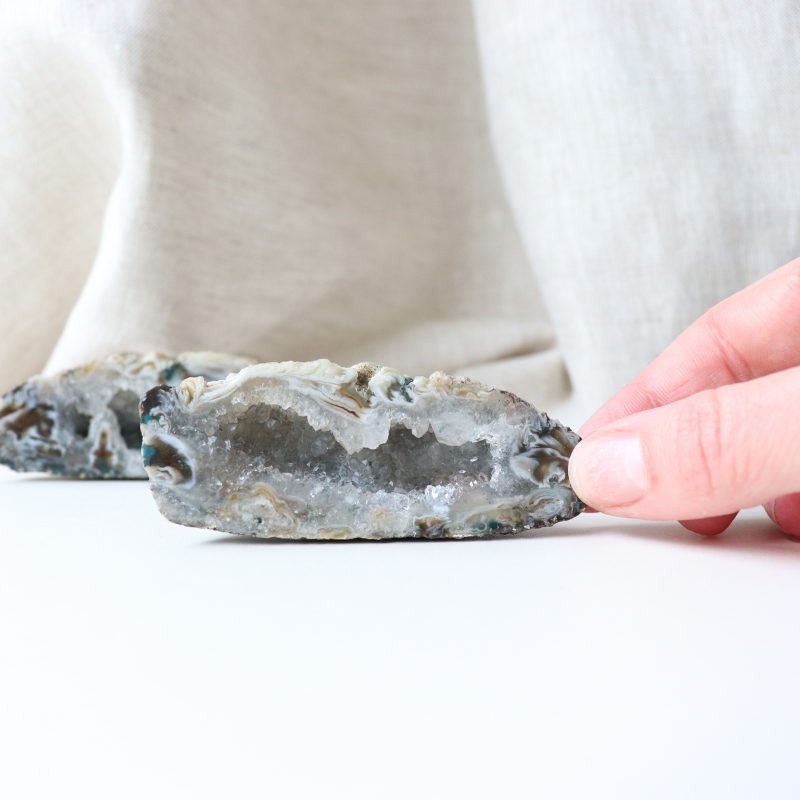 Dark Agate Geode  (170g)