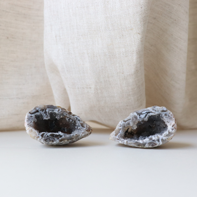 Dark Grey Agate Geode  102g
