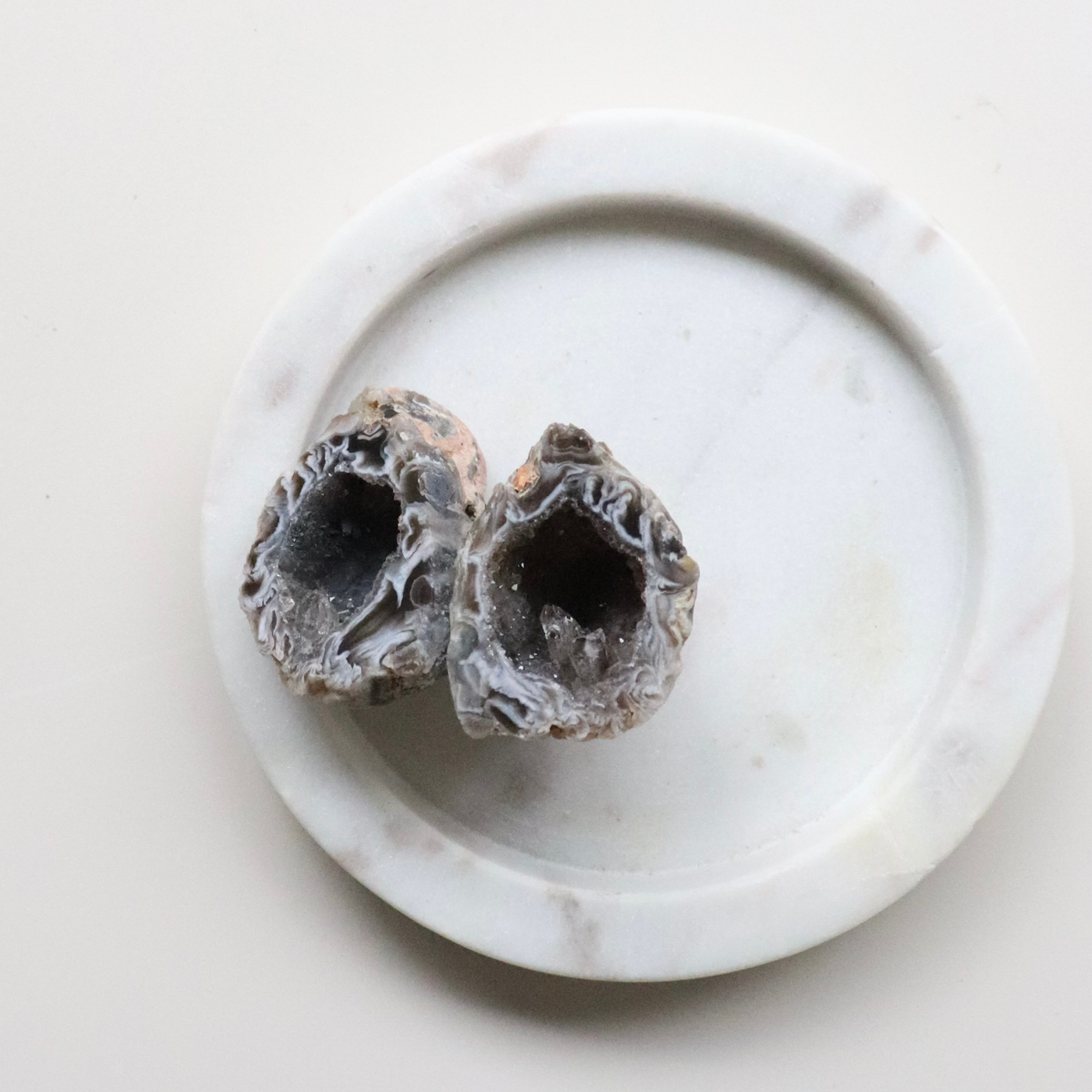 Dark Grey Agate Geode (46g) - Balance &amp; Stability