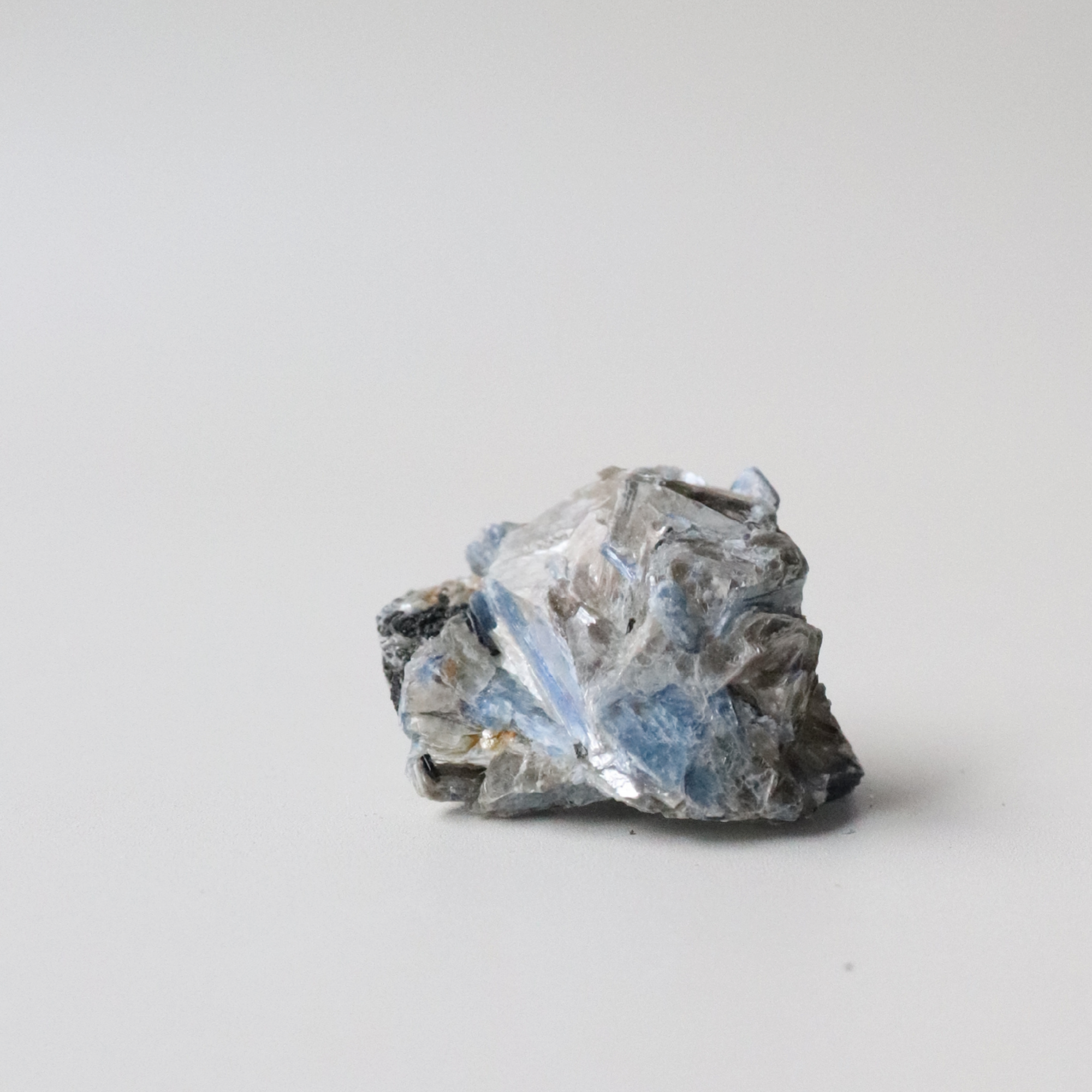 Mini Kyanite Raw Crystal 28g - Alignment &amp; Clarity