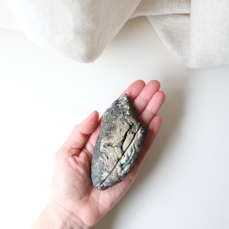 Dark Agate Geode  (170g)