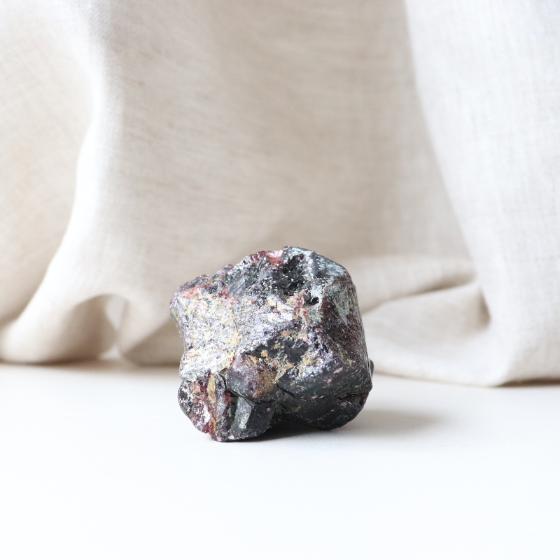 Raw Garnet (220g)