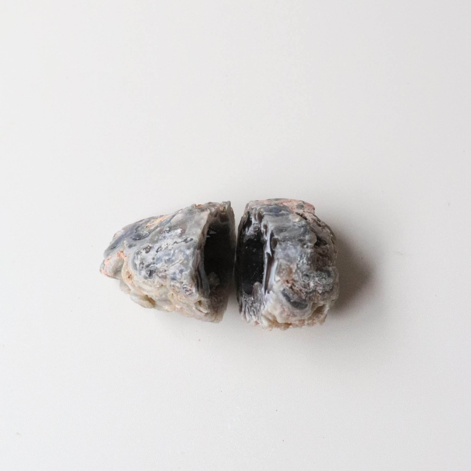 Dark Grey Agate Geode (46g) - Balance &amp; Stability