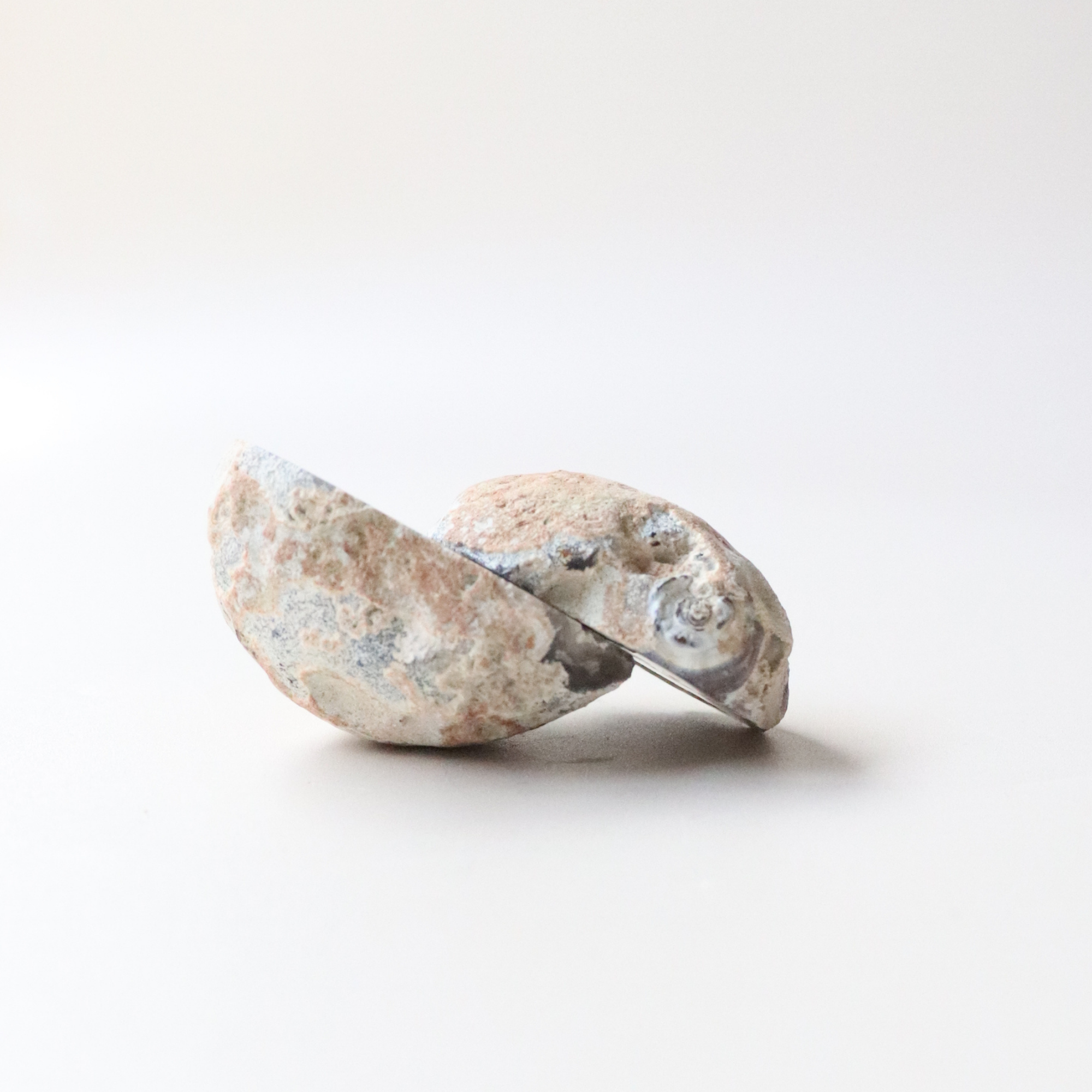 Grey Agate Geode with Sparkling Cave (68g) - Balance &amp; Stability