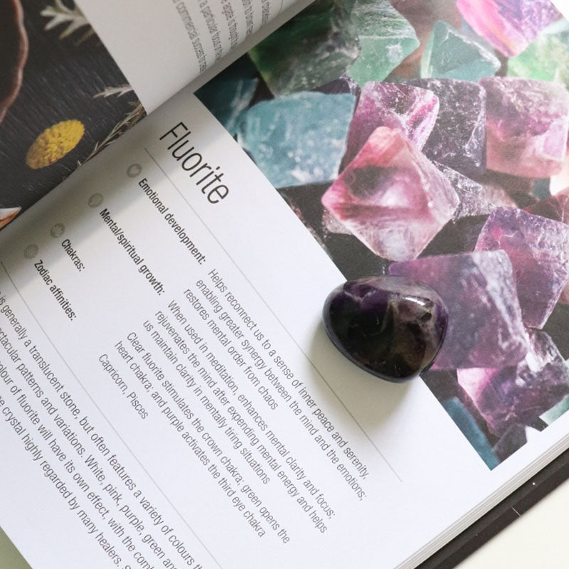 The Power of Crystals Gift Set – Book &amp; 10 Tumble Stones