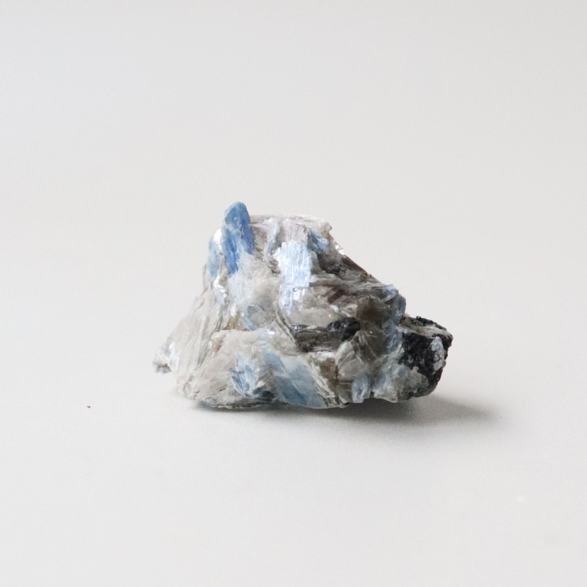 Mini Kyanite Raw Crystal 28g - Alignment &amp; Clarity