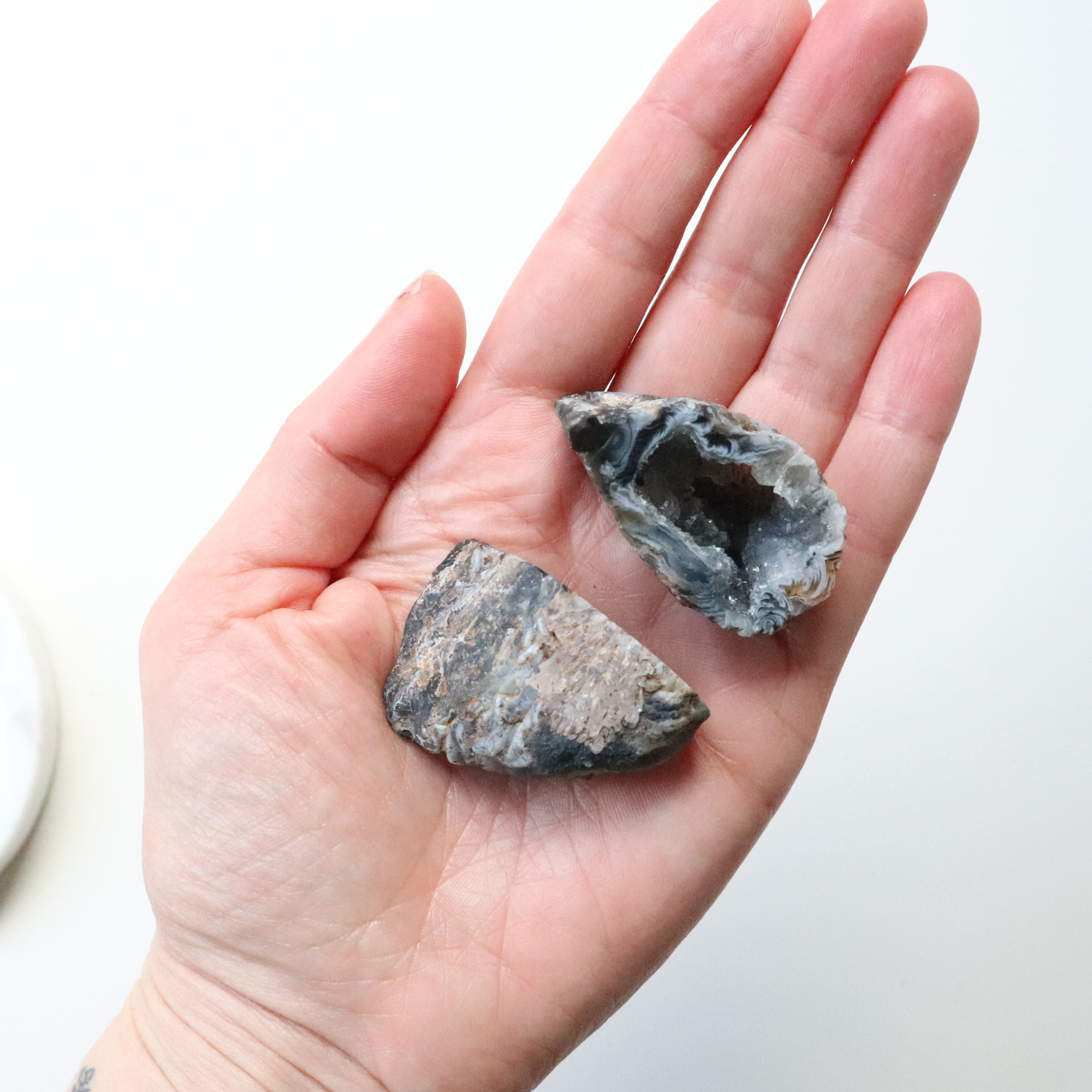 Agate Geode (65g) - Balance &amp; Stability