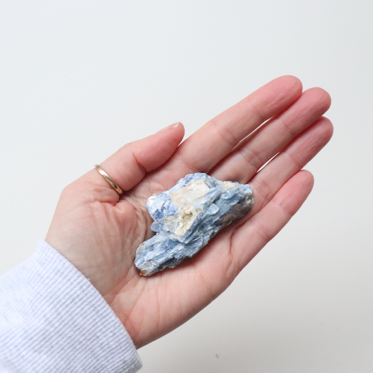 Kyanite 65g - Alignment &amp; Clarity