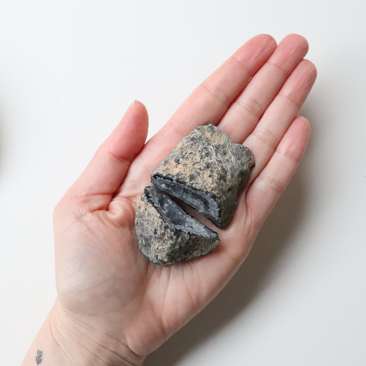 Agate Geode (63g) - Balance &amp; Stability